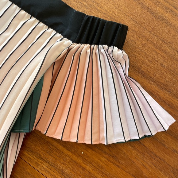 Ted Baker Beautiful Accordion Dress - Picture 2 of 6